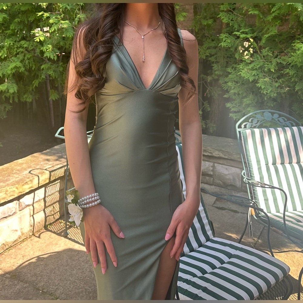 Jessica Angel Prom Dress
style 2641
Colour RUSTY OLIVE
Size XS
